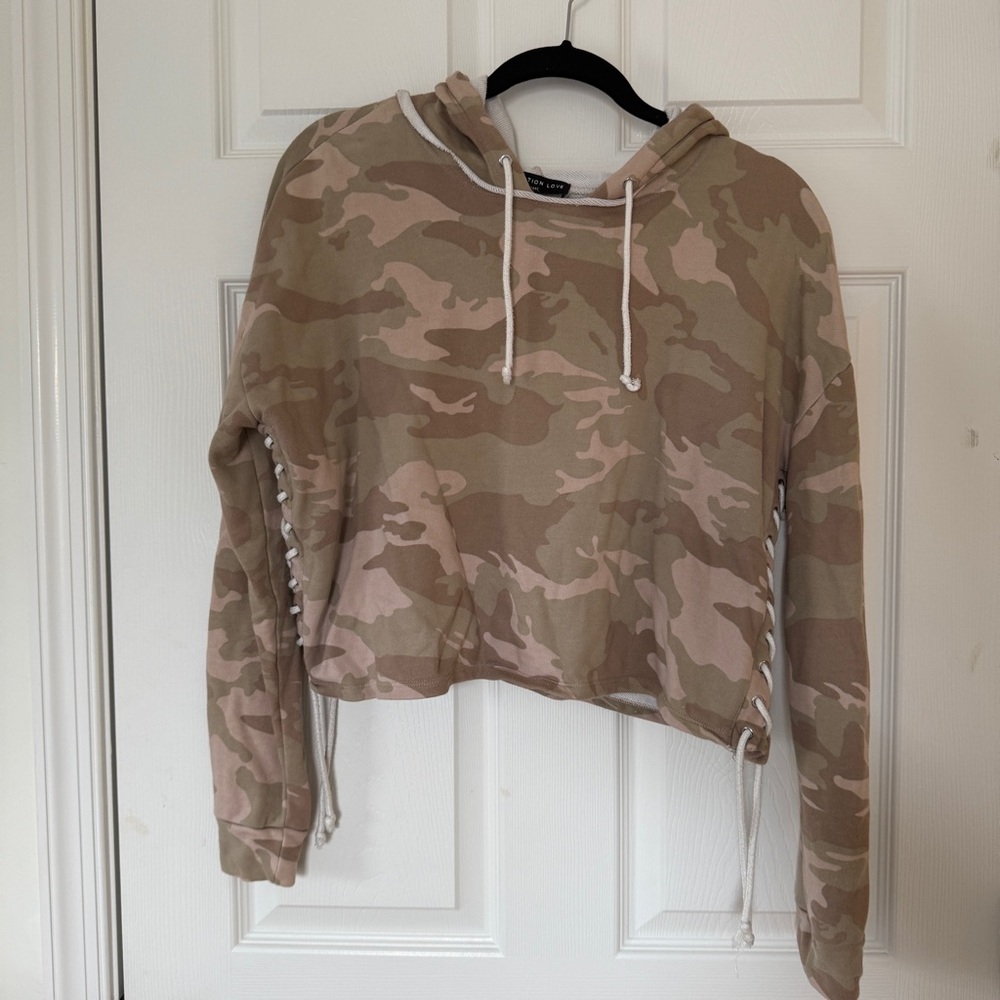 Generation Love Camo Cropped hoodie XS